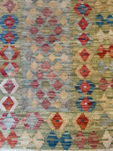 2.5'x 4' Kilim Rug
