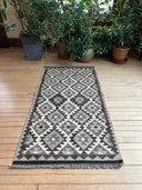 Kilim 3'x5' Rug