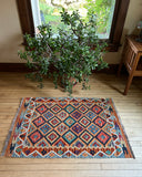 2.5'x 4' Kilim Rug