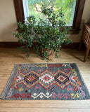 2.5'x 4' Kilim Rug