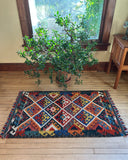2.5'x 4' Kilim Rug
